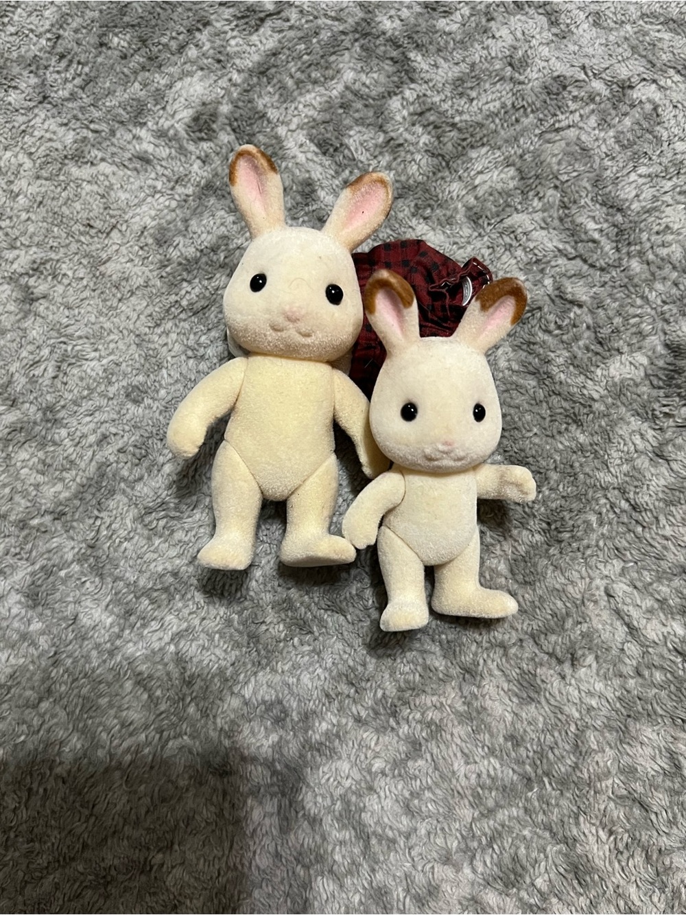6 Sylvanian Family Calico Critters, bunnies, mouse & hedgehog. - Picture 5 of 12